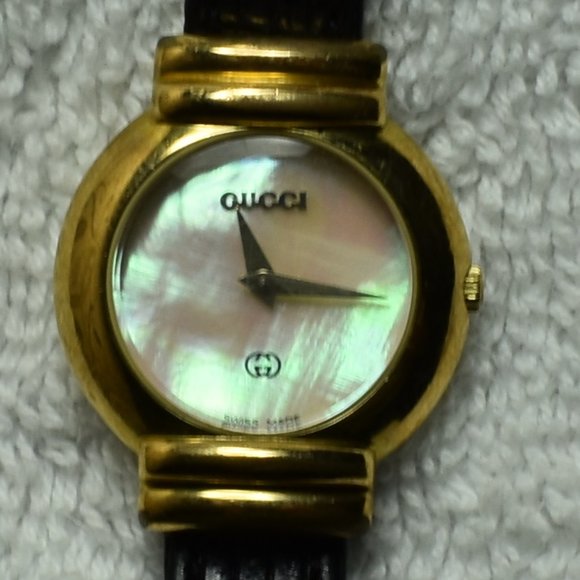 Gucci Watch 14k Gold w Leather Band M.O.P. Face main image 4